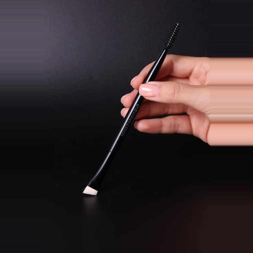 Кисть для макияжа бровей "Perfect Arch Brow Brush" — фото 4