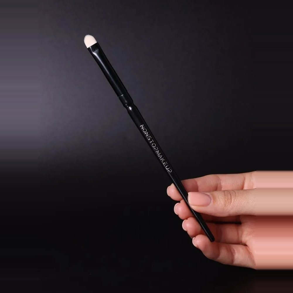 Кисть для макияжа губ "Perfect Pout Lip Brush" — фото 3